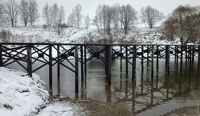 Свайные мосты: надежное решение для преодоления водных преград в Острогожске от 57107 руб